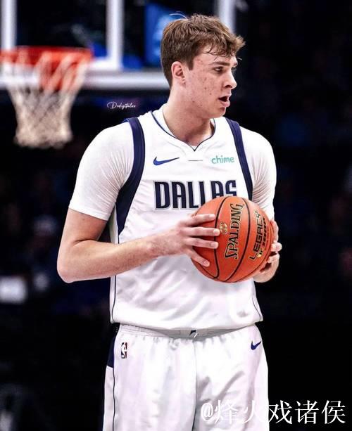 42分!弗拉格追平独行侠队史新秀单场常规赛最高得分纪录 42分!弗拉格追平独行侠队史新秀单场常规赛最高得分纪录